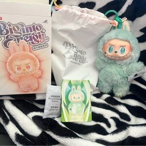 Pop Mart Labubu Serenity NIB (box opened) w/all original pieces